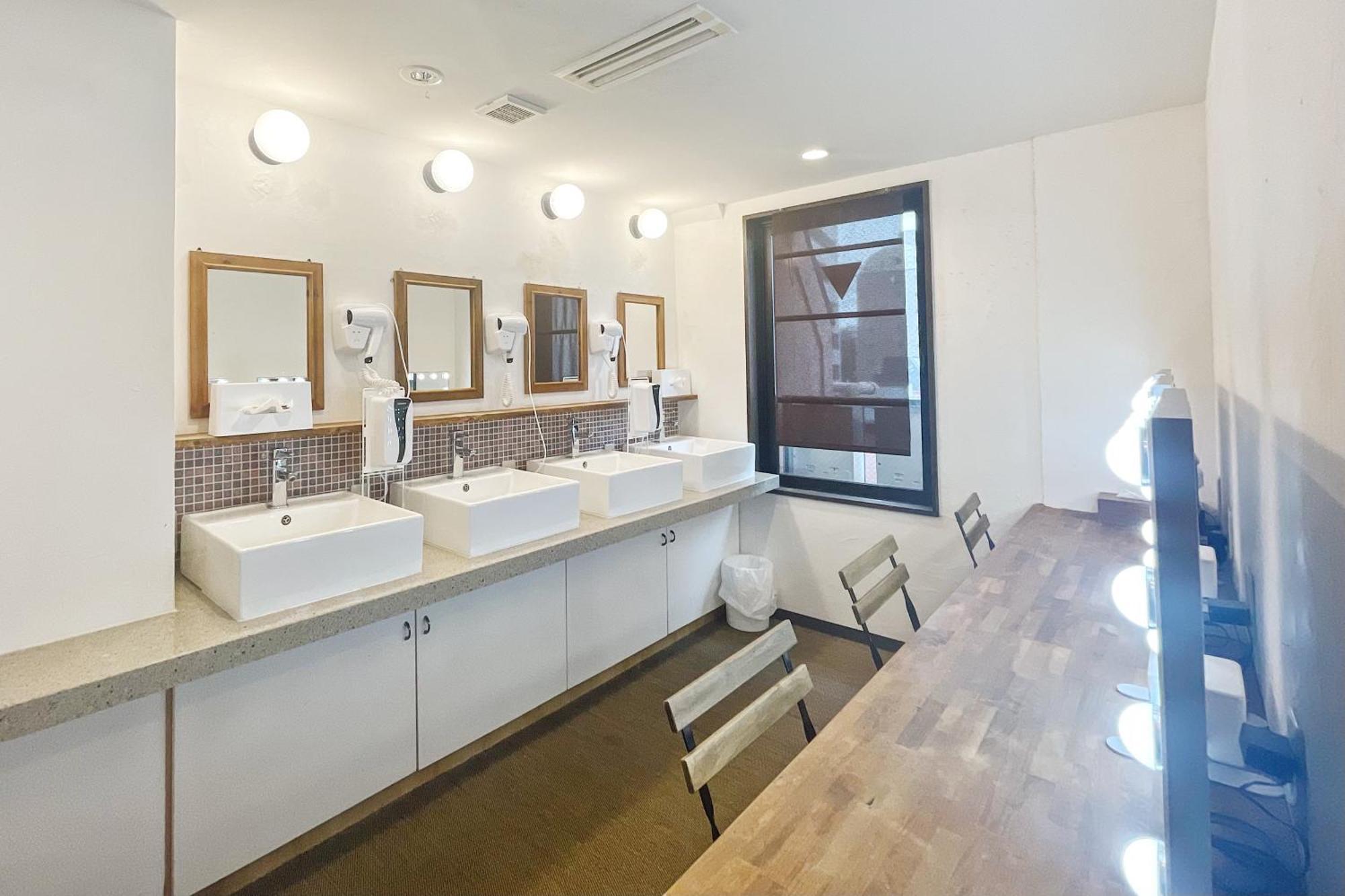 Hostel Lodging Tokyo Ueno Екстер'єр фото